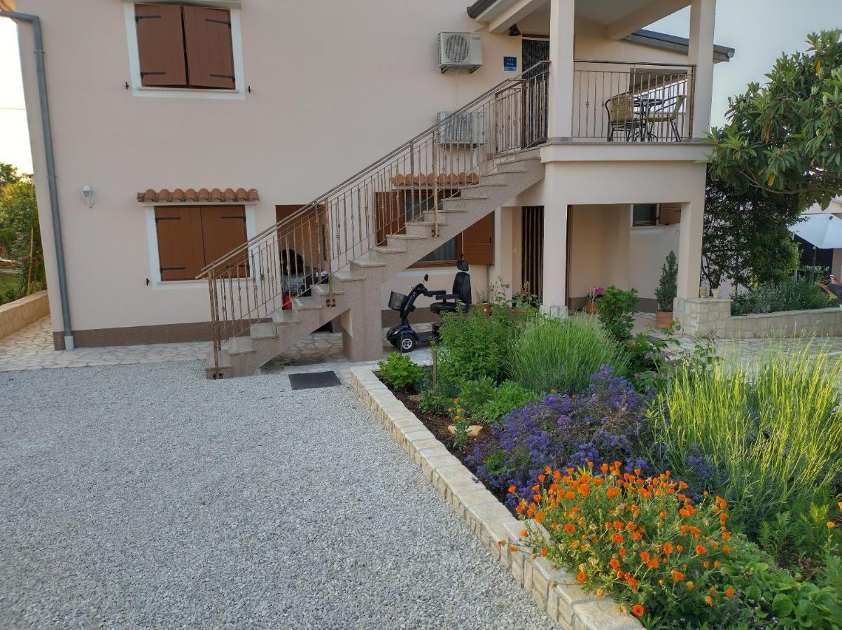 Apartmani Bernarda Πόρετς Εξωτερικό φωτογραφία