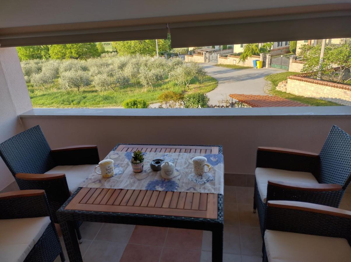 Apartmani Bernarda Πόρετς Εξωτερικό φωτογραφία
