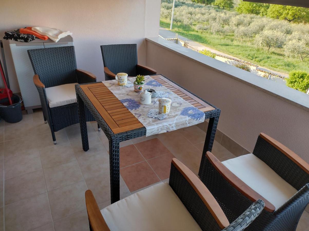 Apartmani Bernarda Πόρετς Εξωτερικό φωτογραφία