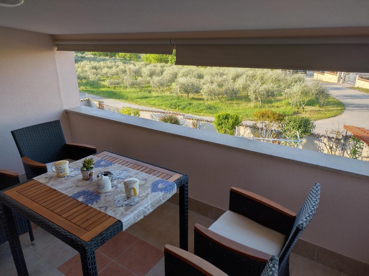 Apartmani Bernarda Πόρετς Εξωτερικό φωτογραφία