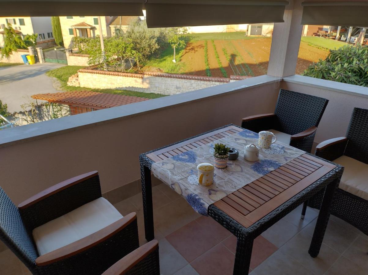 Apartmani Bernarda Πόρετς Εξωτερικό φωτογραφία