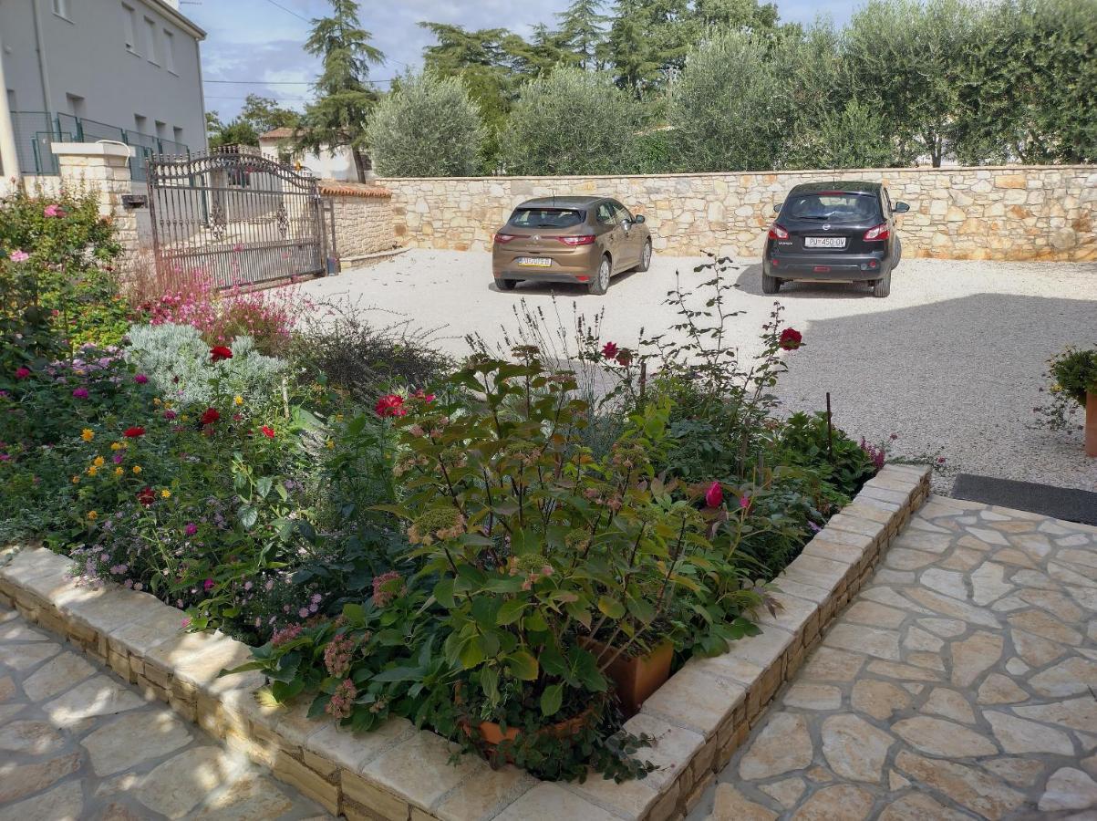 Apartmani Bernarda Πόρετς Εξωτερικό φωτογραφία