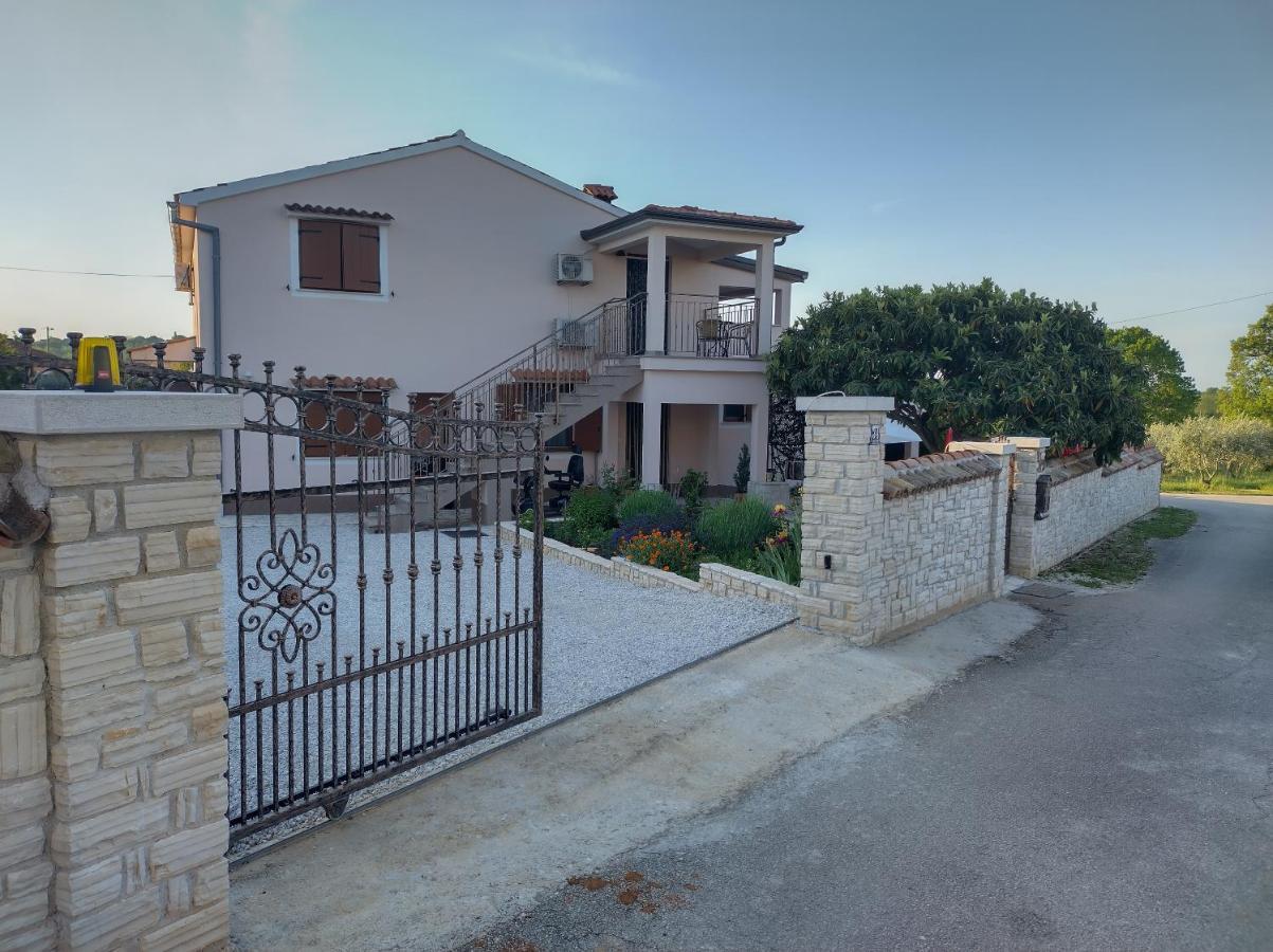 Apartmani Bernarda Πόρετς Εξωτερικό φωτογραφία