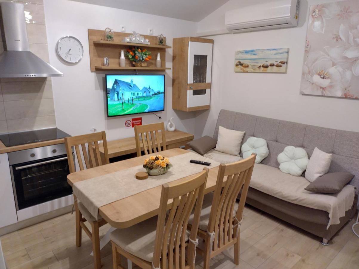 Apartmani Bernarda Πόρετς Εξωτερικό φωτογραφία