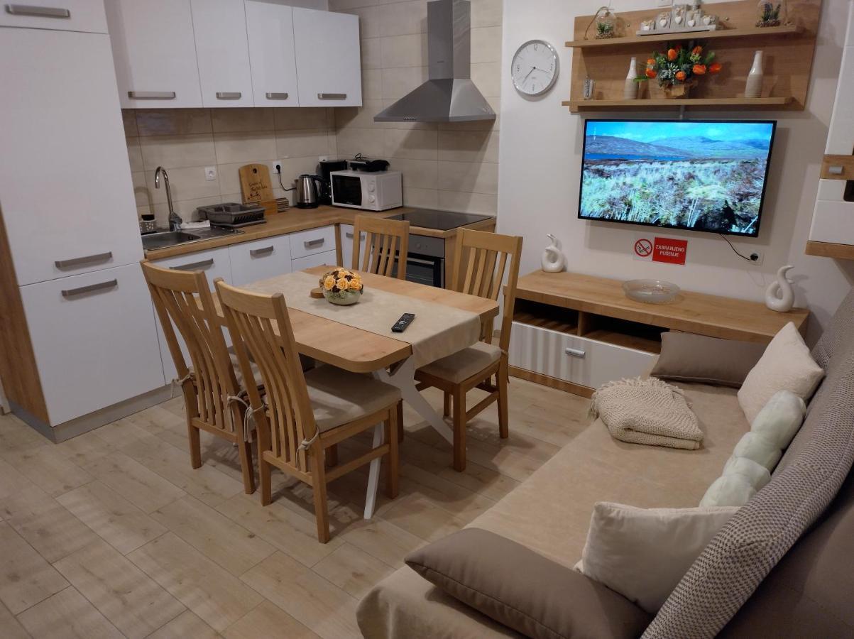 Apartmani Bernarda Πόρετς Εξωτερικό φωτογραφία