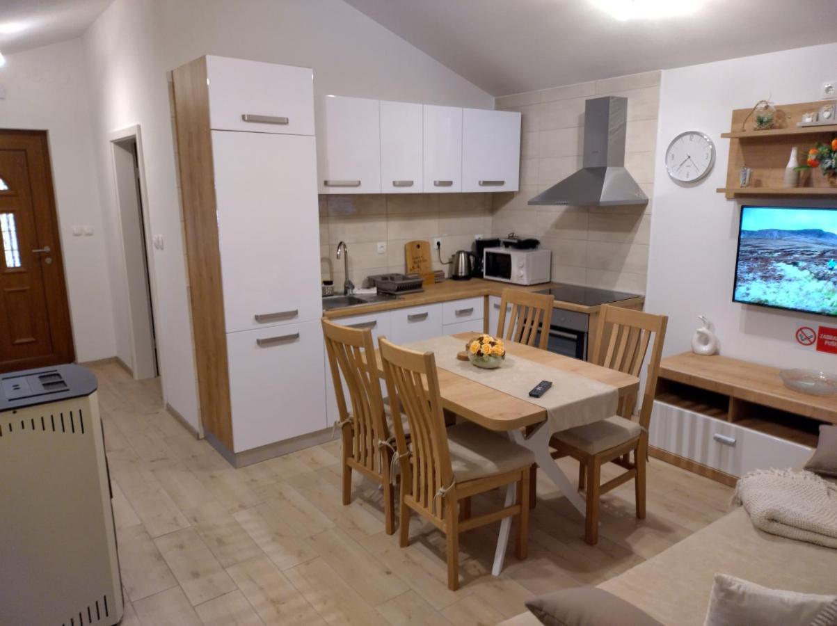 Apartmani Bernarda Πόρετς Εξωτερικό φωτογραφία