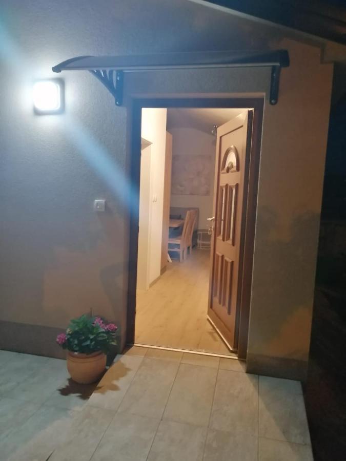Apartmani Bernarda Πόρετς Εξωτερικό φωτογραφία