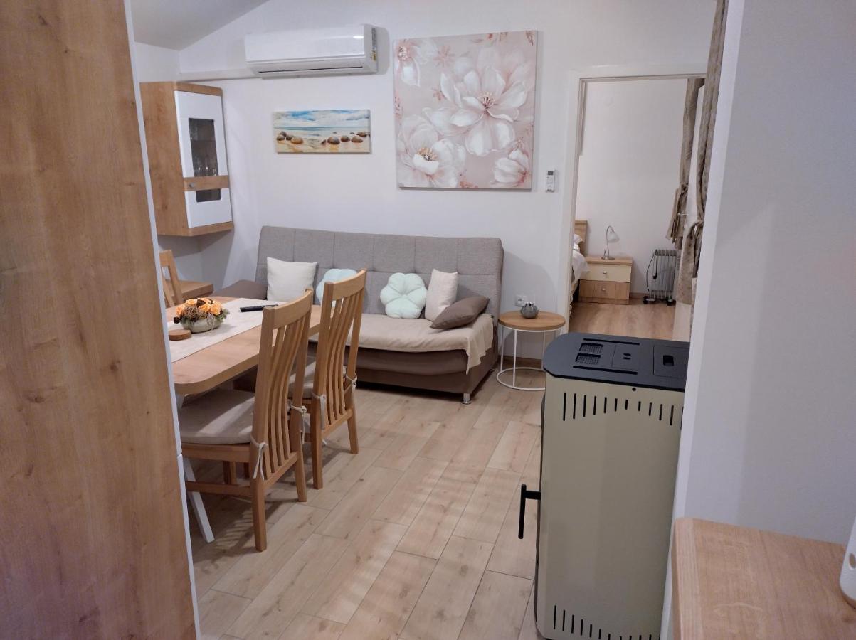 Apartmani Bernarda Πόρετς Εξωτερικό φωτογραφία