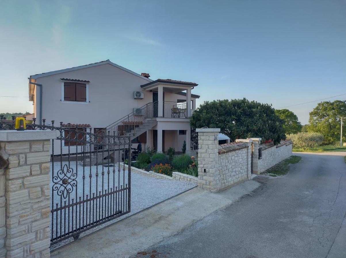 Apartmani Bernarda Πόρετς Εξωτερικό φωτογραφία